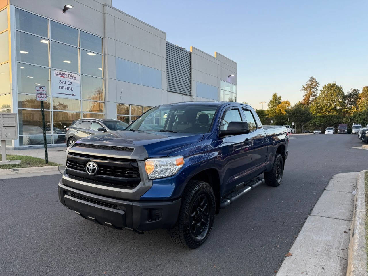 Used 2015 Toyota Tundra SR image 2