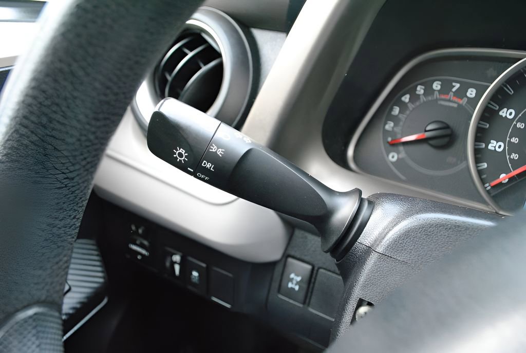 Used 2015 Toyota RAV4 LE image 27