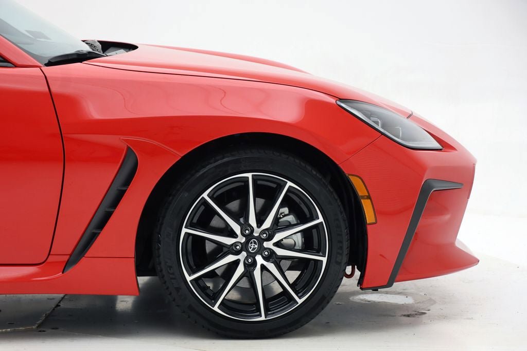 Used 2024 Toyota GR86 image 4