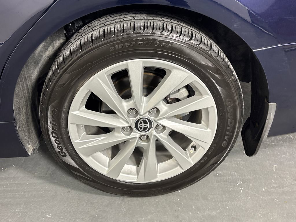 Certified 2022 Toyota Camry LE image 30