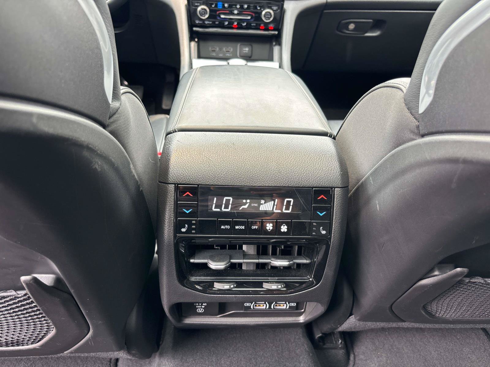 Used 2022 Jeep Grand Cherokee Overland w/ Advanced Protech Group III AWD/4WD image 11