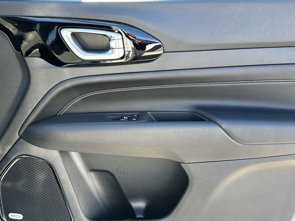 Used 2023 Jeep Compass High Altitude w/ Driver Assist Group I image 15