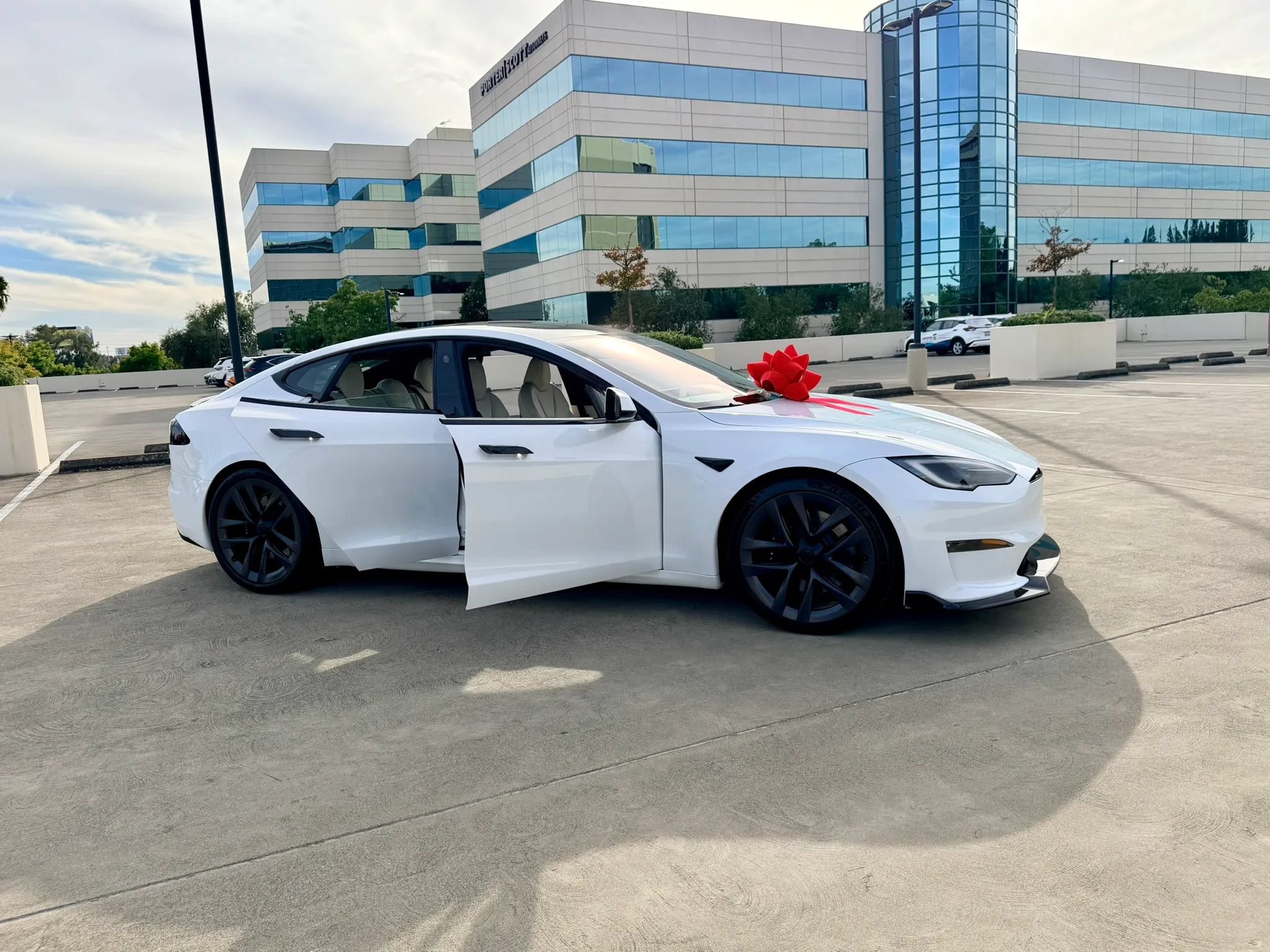 Used 2022 Tesla Model S Standard Range AWD/4WD image 95