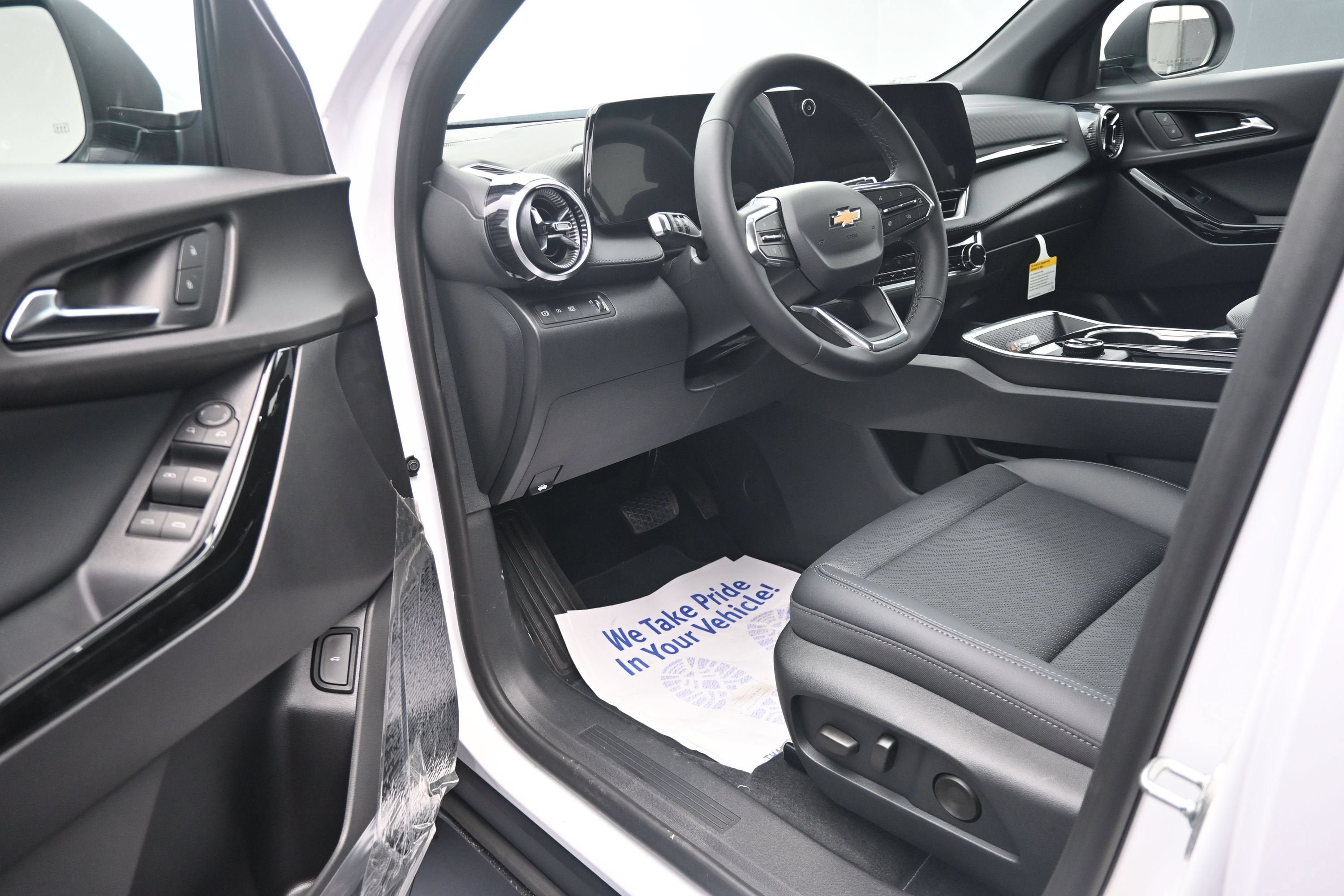 New 2027 Chevrolet Equinox LT w/ Convenience Package II FWD image 10