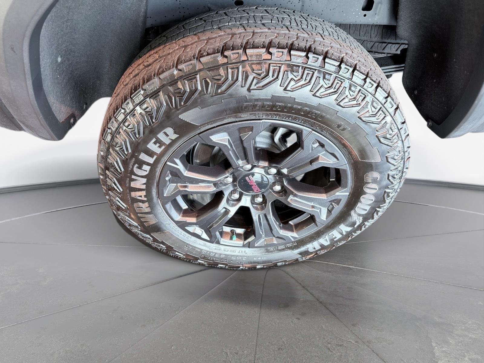 Used 2025 GMC Canyon Elevation w/ Convenience Package AWD/4WD image 50