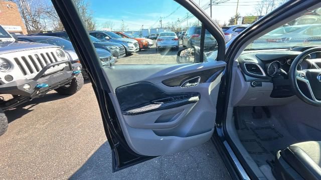 Used 2014 Buick Encore Convenience FWD image 9