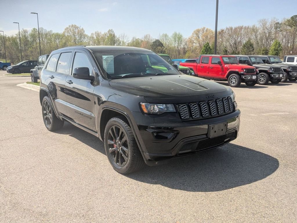 Used 2018 Jeep Grand Cherokee Altitude image 7