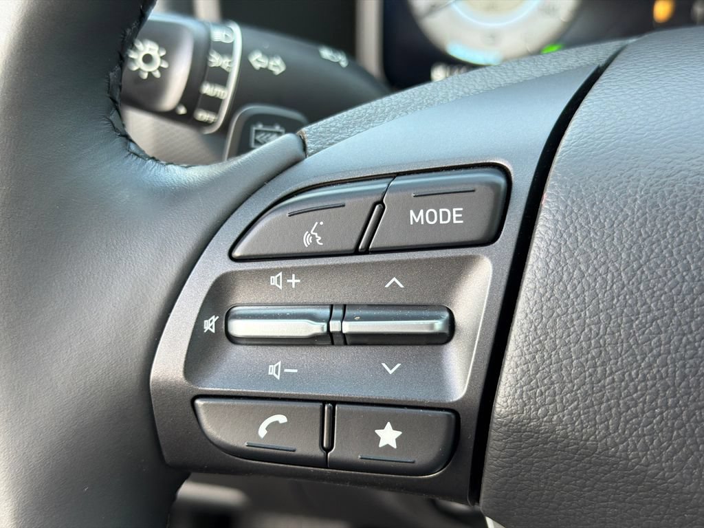 Used 2023 Hyundai Kona Limited FWD image 24