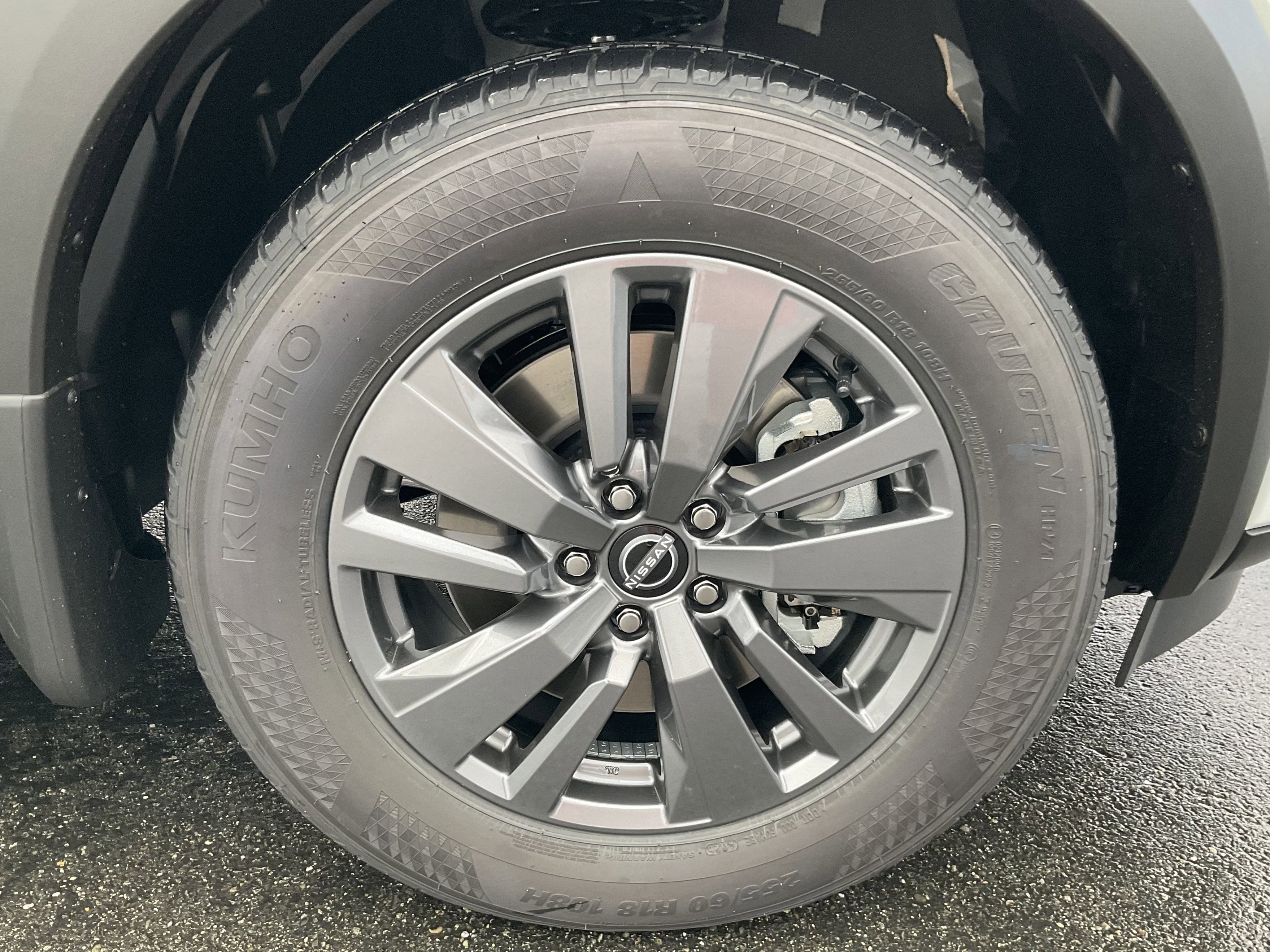 Used 2025 Nissan Pathfinder SV w/ Black Appearance Package image 11