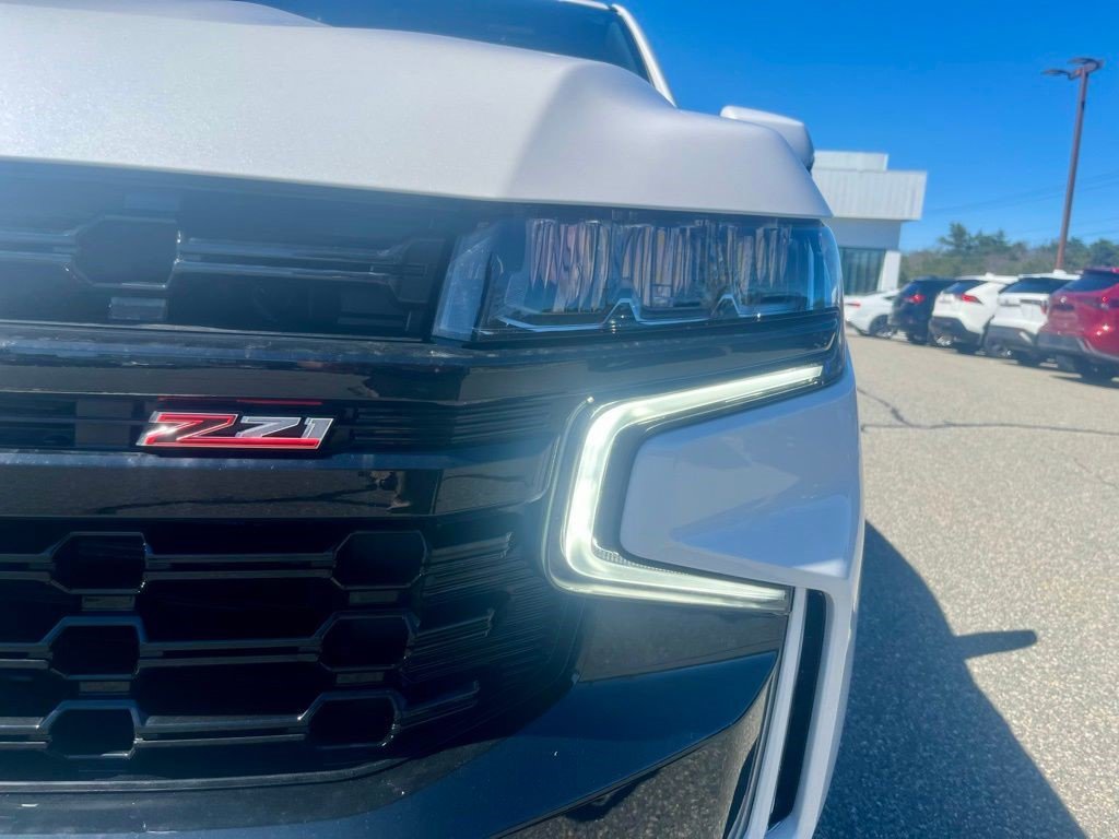 Certified 2023 Chevrolet Suburban Z71 w/ Luxury Package AWD/4WD image 12