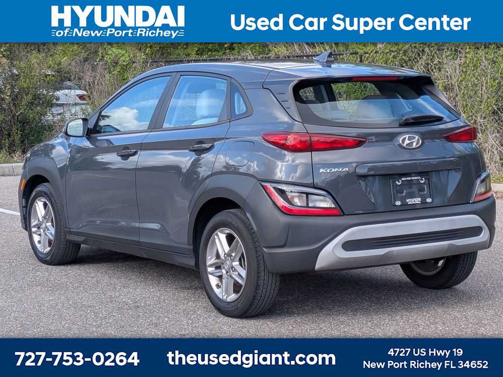 Used 2023 Hyundai Kona SE w/ Cargo Package FWD image 3