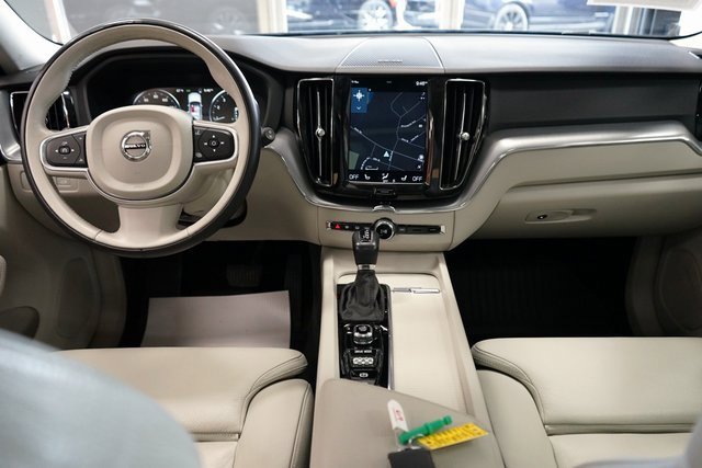 Used 2019 Volvo XC60 T5 Momentum w/ Multimedia Package image 44