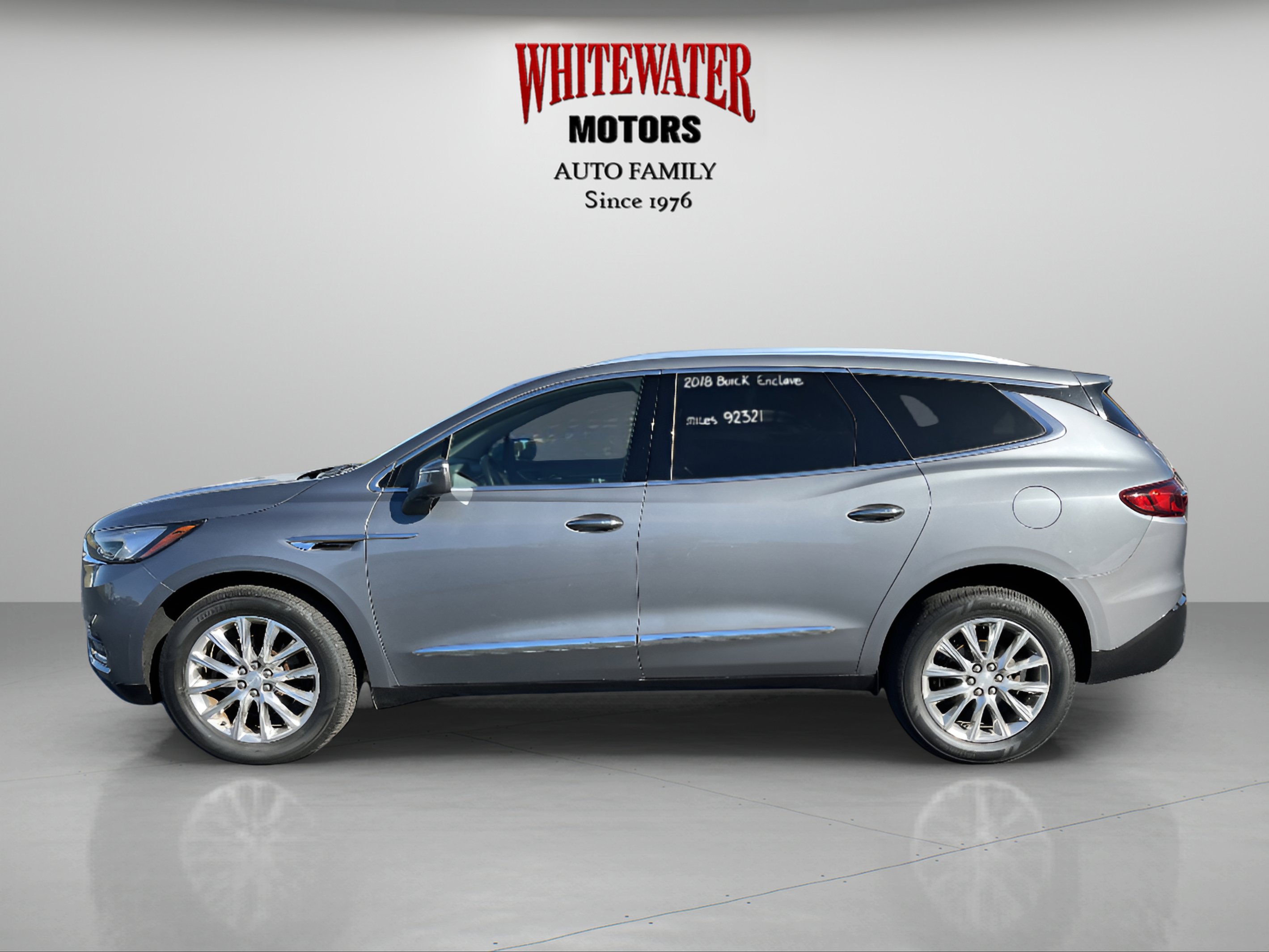 Used 2018 Buick Enclave Premium w/ Experience Buick Package AWD/4WD image 2