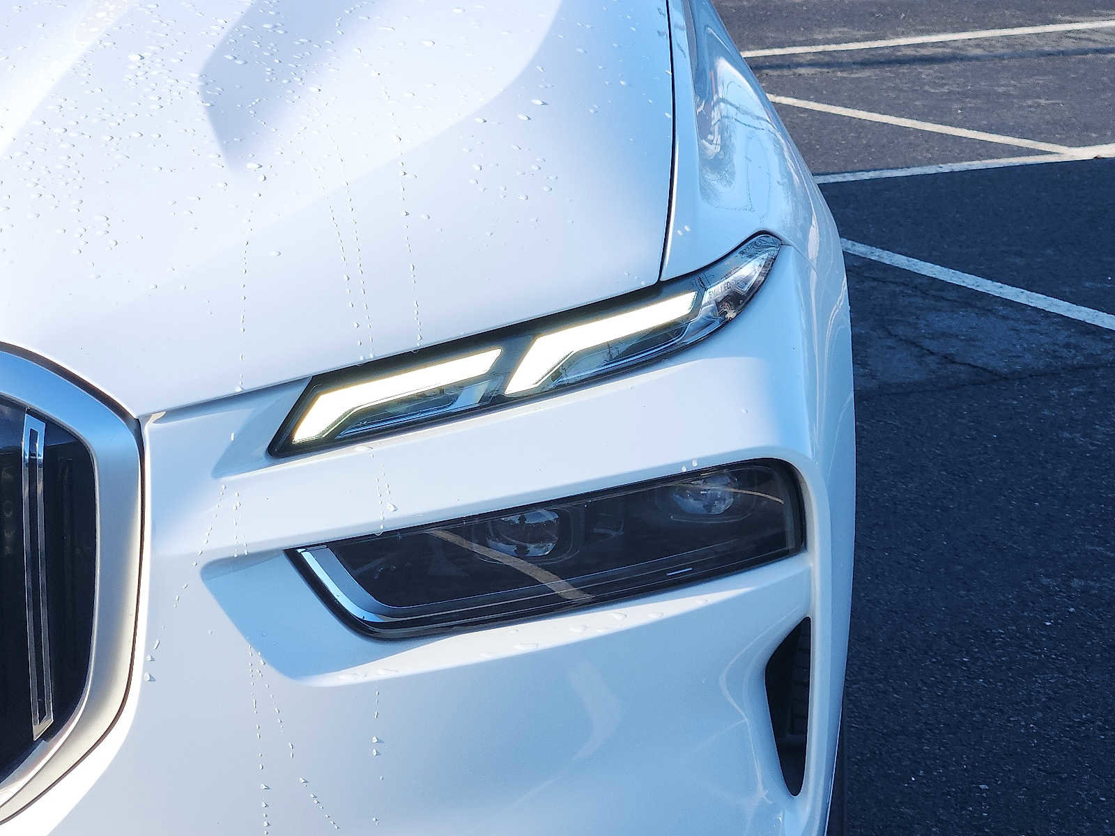 Certified 2024 BMW X7 xDrive40i image 9