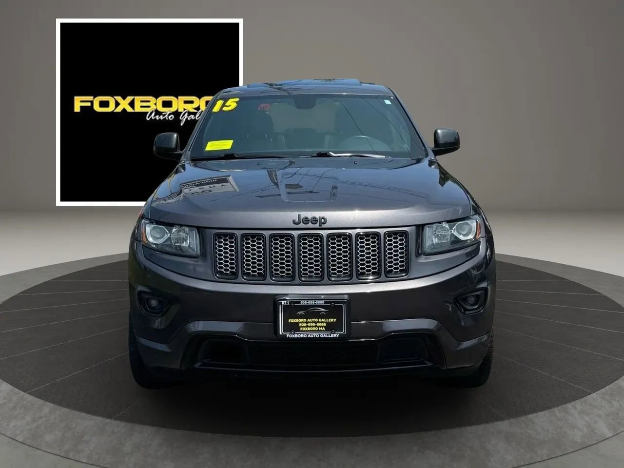 Used 2015 Jeep Grand Cherokee Altitude image 2