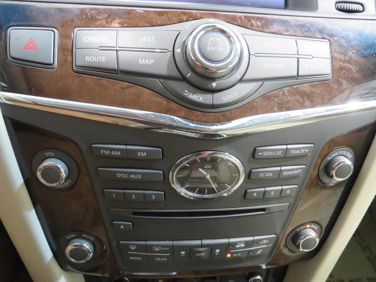 Used 2011 INFINITI QX56 4WD w/ Deluxe Touring Pkg image 20