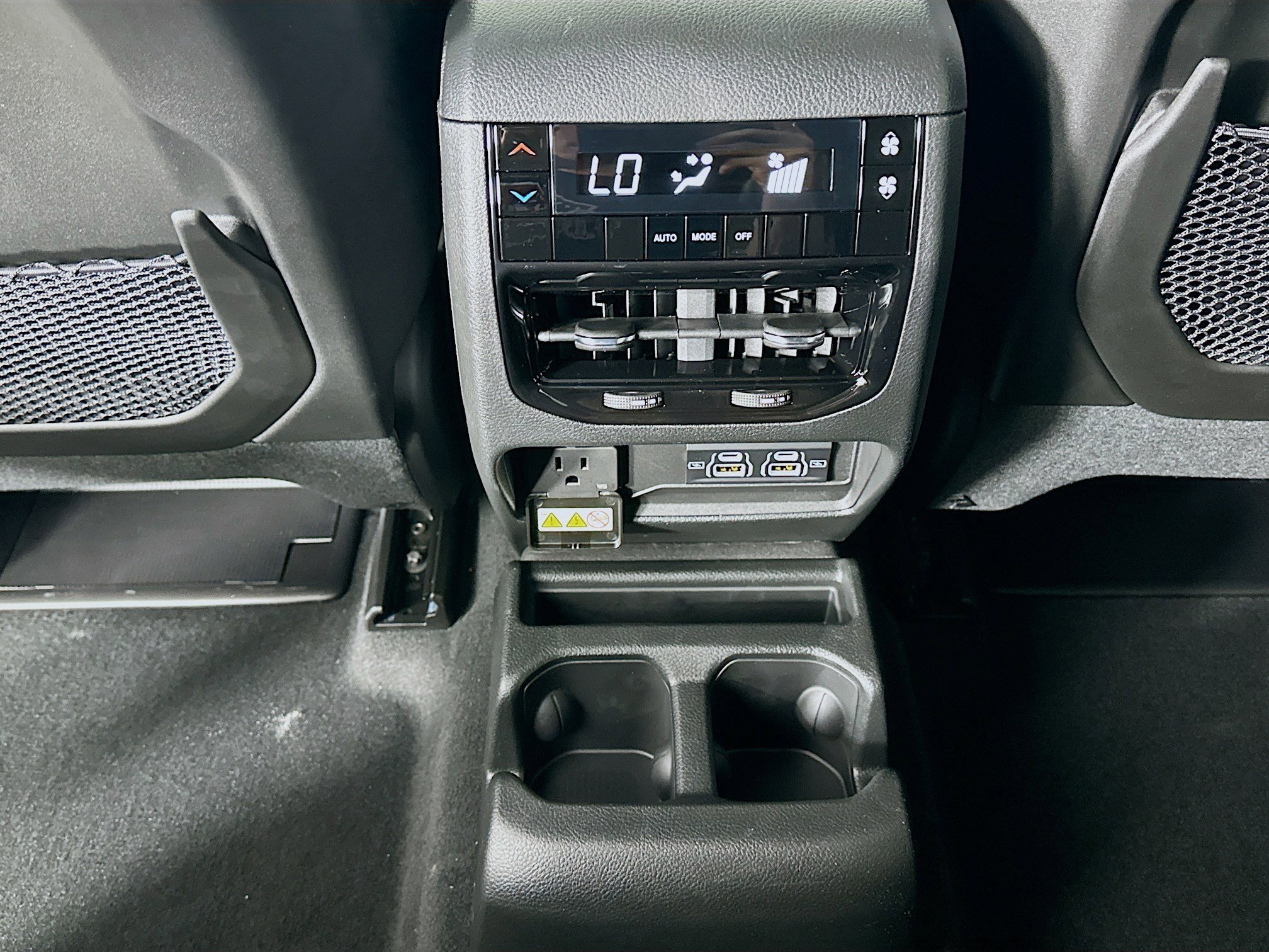 Used 2025 Jeep Grand Cherokee L Laredo w/ Luxury Tech Group I AWD/4WD image 32