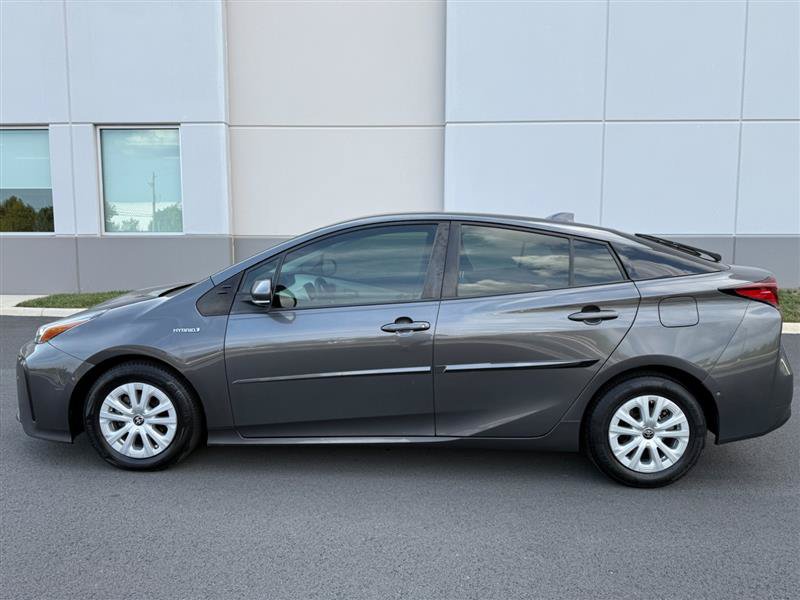 Used 2021 Toyota Prius FWD image 5
