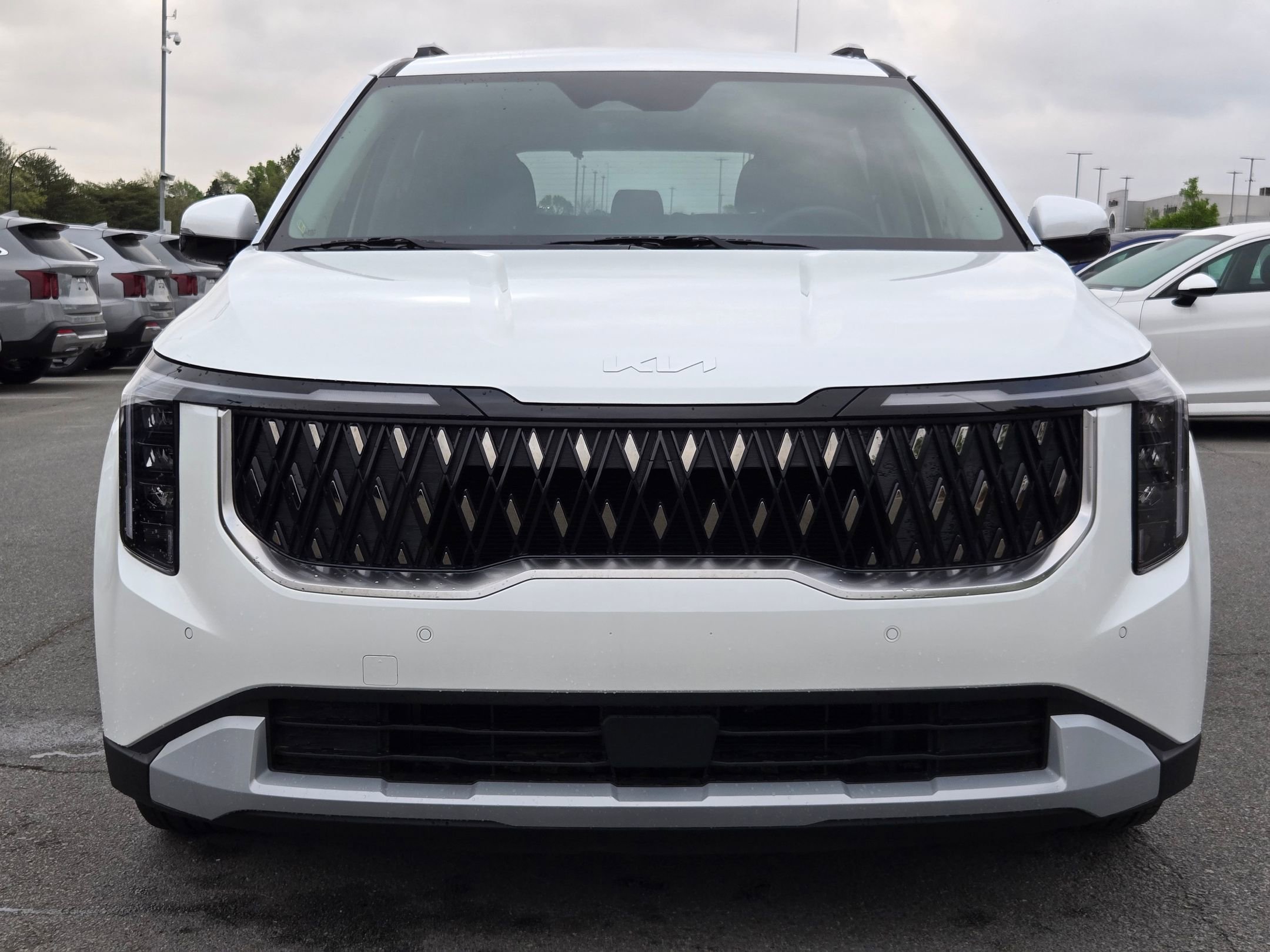 New 2026 Kia Carnival EX FWD image 2