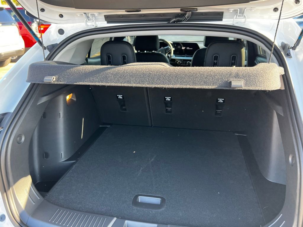 New 2026 Chevrolet Trax LT w/ Driver Confidence Package image 15