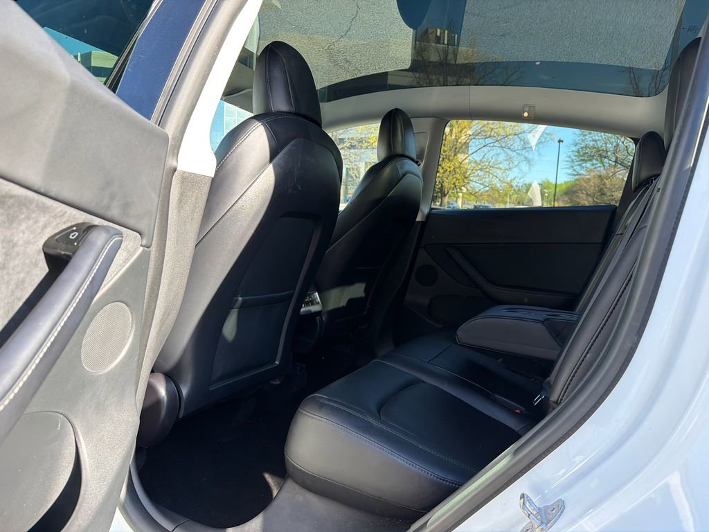 Used 2021 Tesla Model Y Long Range image 18