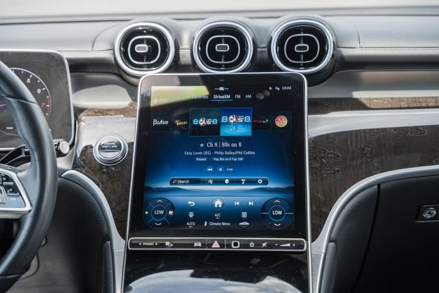 Used 2025 Mercedes-Benz GLC 300 4MATIC image 21