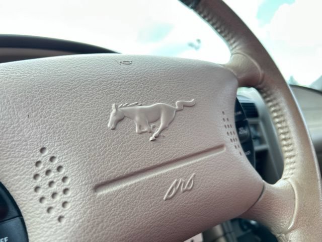 Used 2003 Ford Mustang Convertible RWD image 32