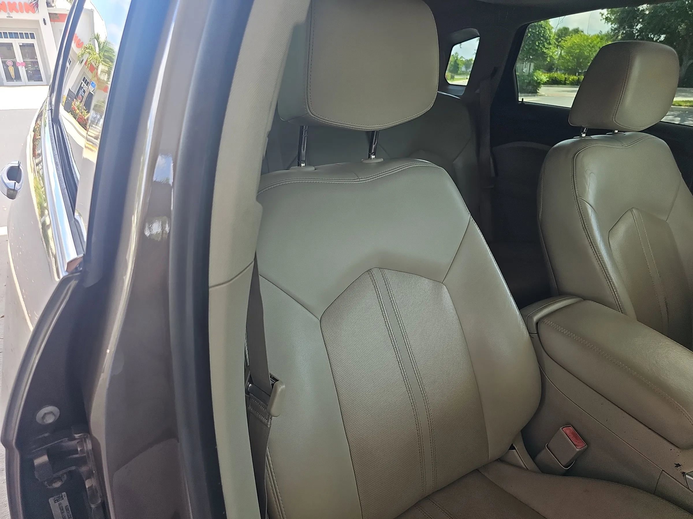 Used 2011 Cadillac SRX Luxury image 43