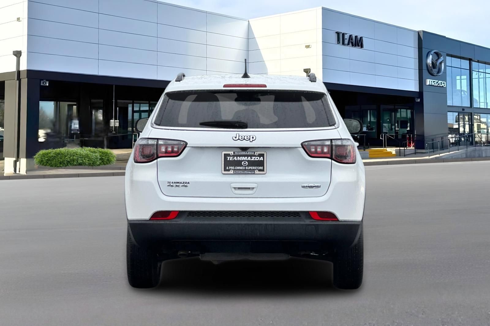 Used 2025 Jeep Compass Latitude image 5