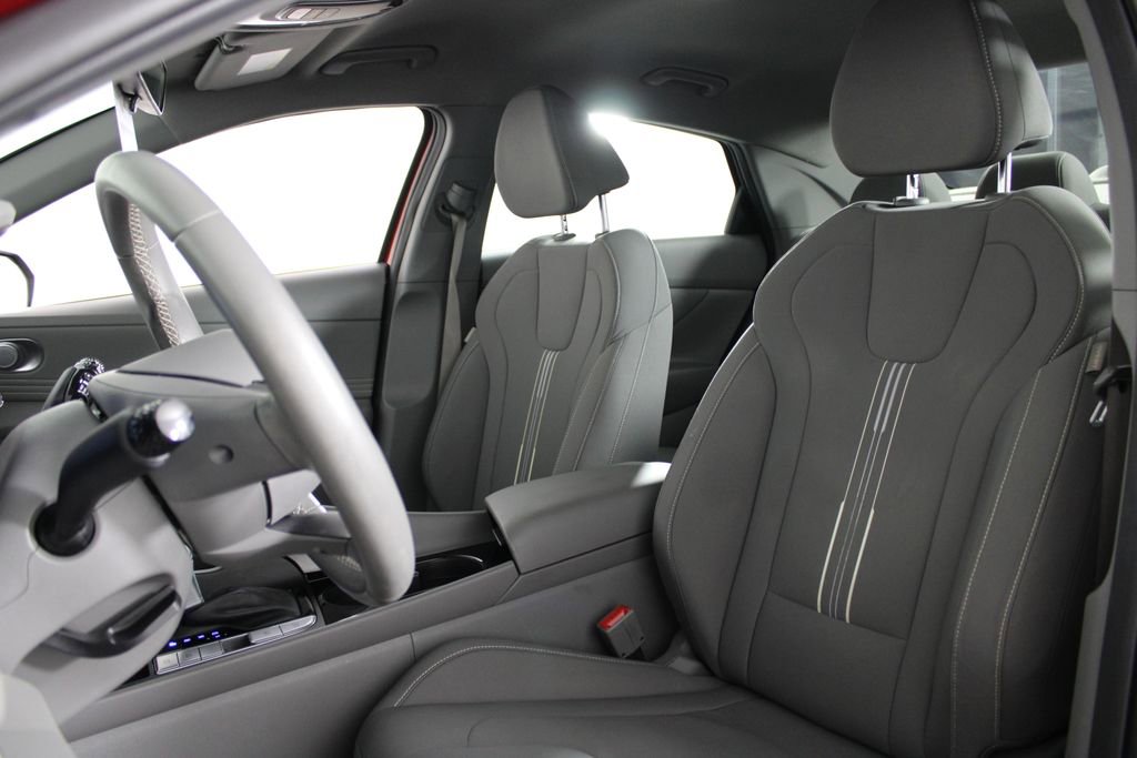 Certified 2023 Hyundai Elantra SEL w/ Convenience Package image 18