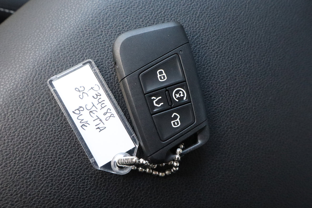 Used 2025 Volkswagen Jetta SE image 30