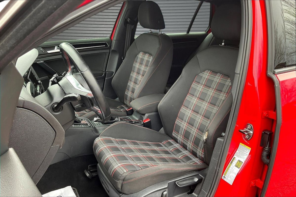 Used 2015 Volkswagen GTI S FWD image 19