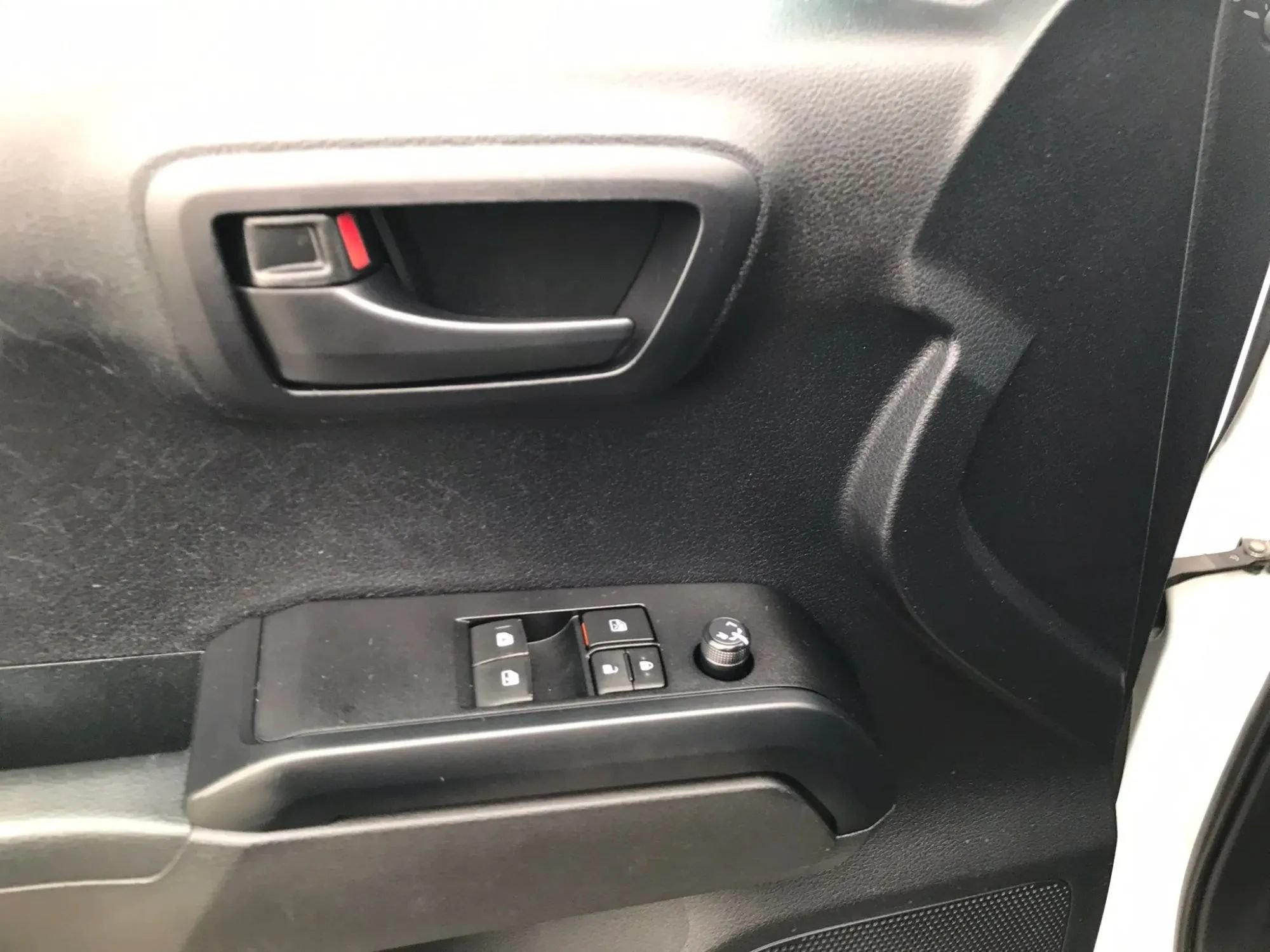Used 2020 Toyota Tacoma SR w/ SX Package AWD/4WD image 12