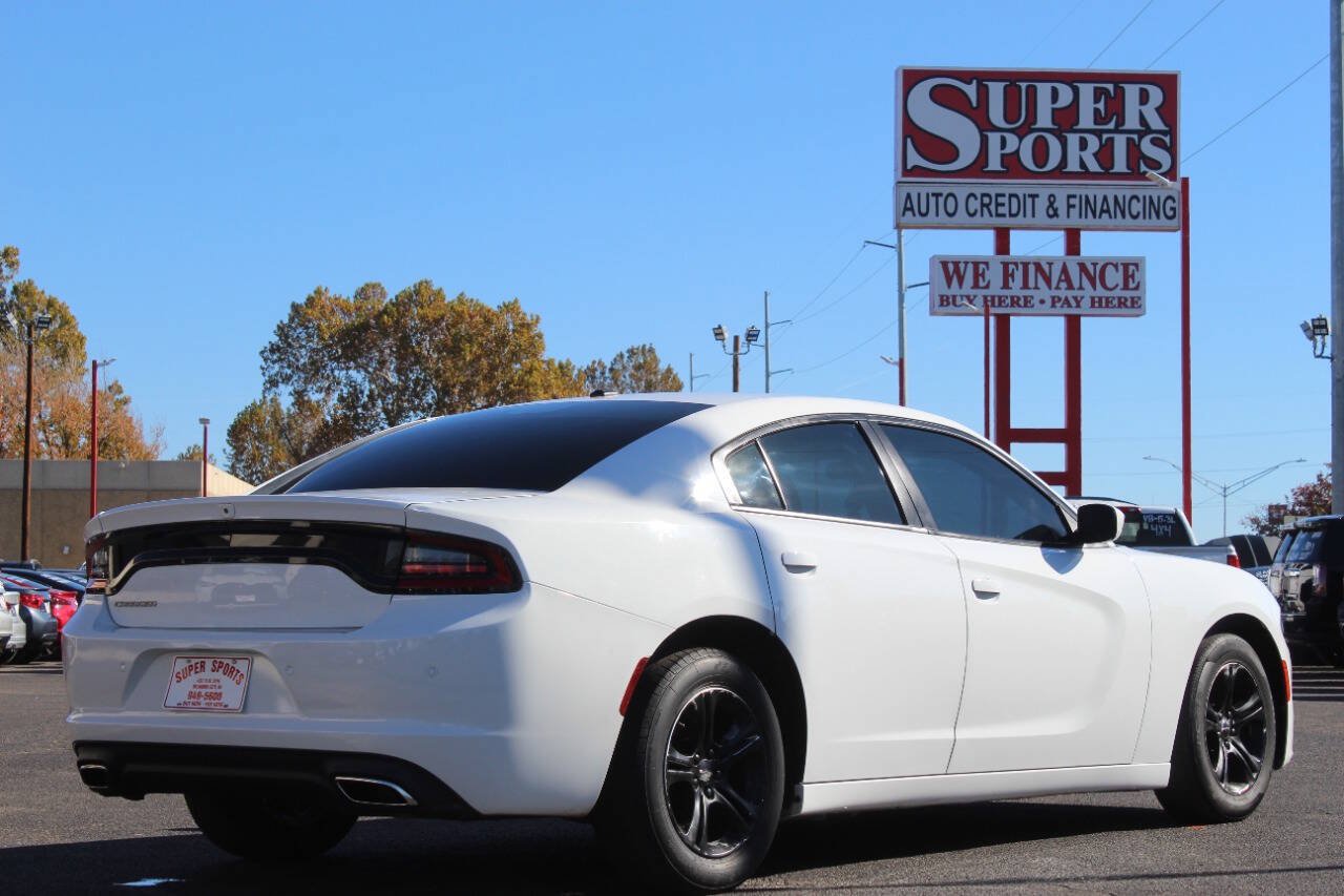 Used 2019 Dodge Charger SXT RWD image 4