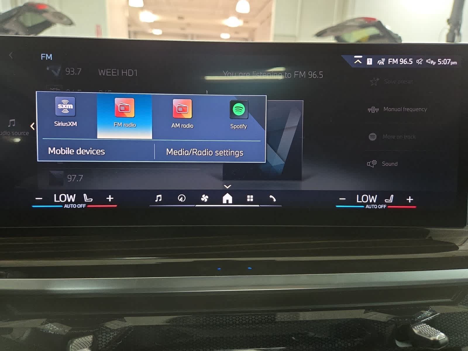 Used 2026 BMW X5 xDrive40i AWD/4WD image 28