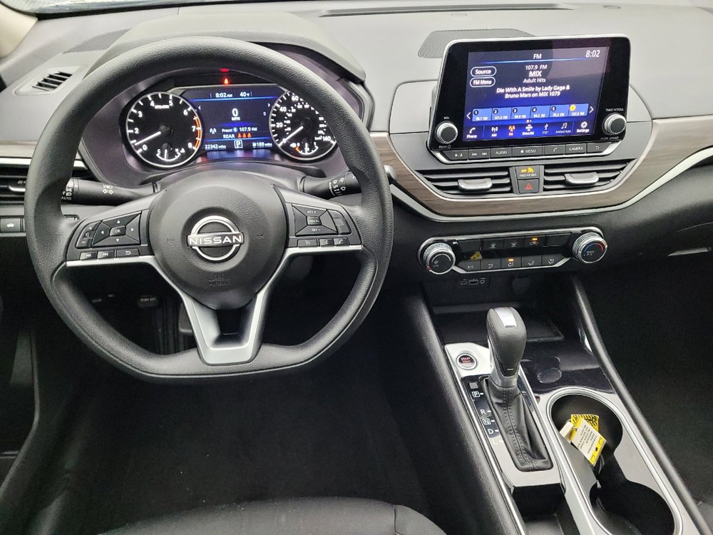 Used 2024 Nissan Altima 2.5 SV image 22