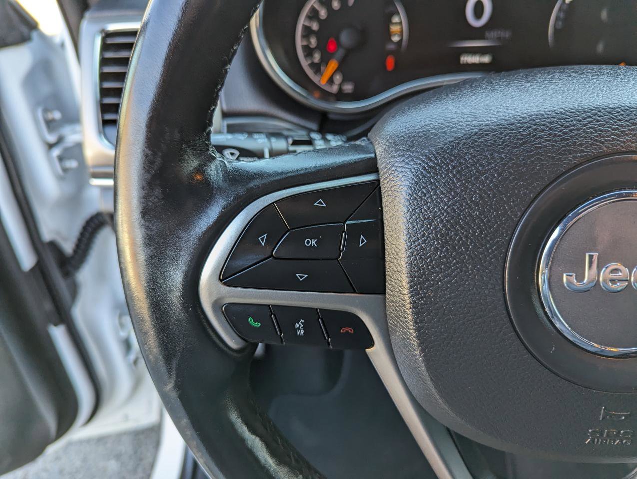 Used 2019 Jeep Grand Cherokee Limited AWD/4WD image 16
