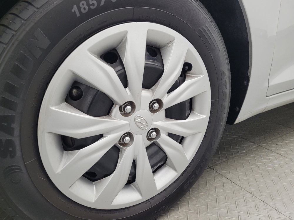 Used 2021 Hyundai Accent SE image 31