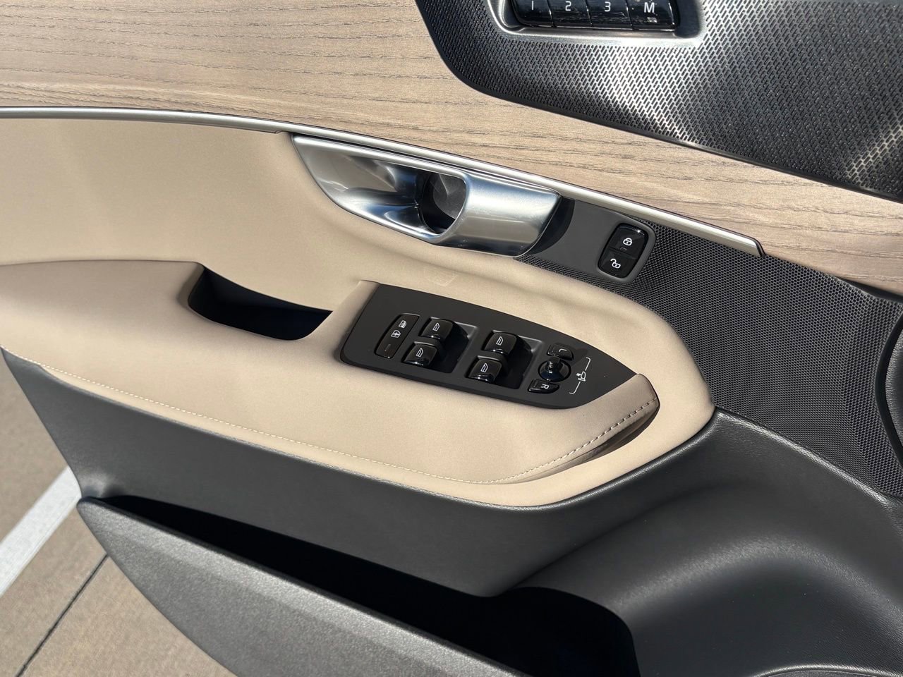 New 2026 Volvo XC90 B6 Ultra AWD/4WD image 17