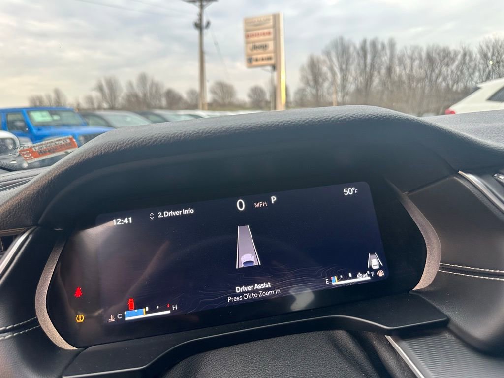 Used 2024 Jeep Grand Cherokee L Laredo image 14