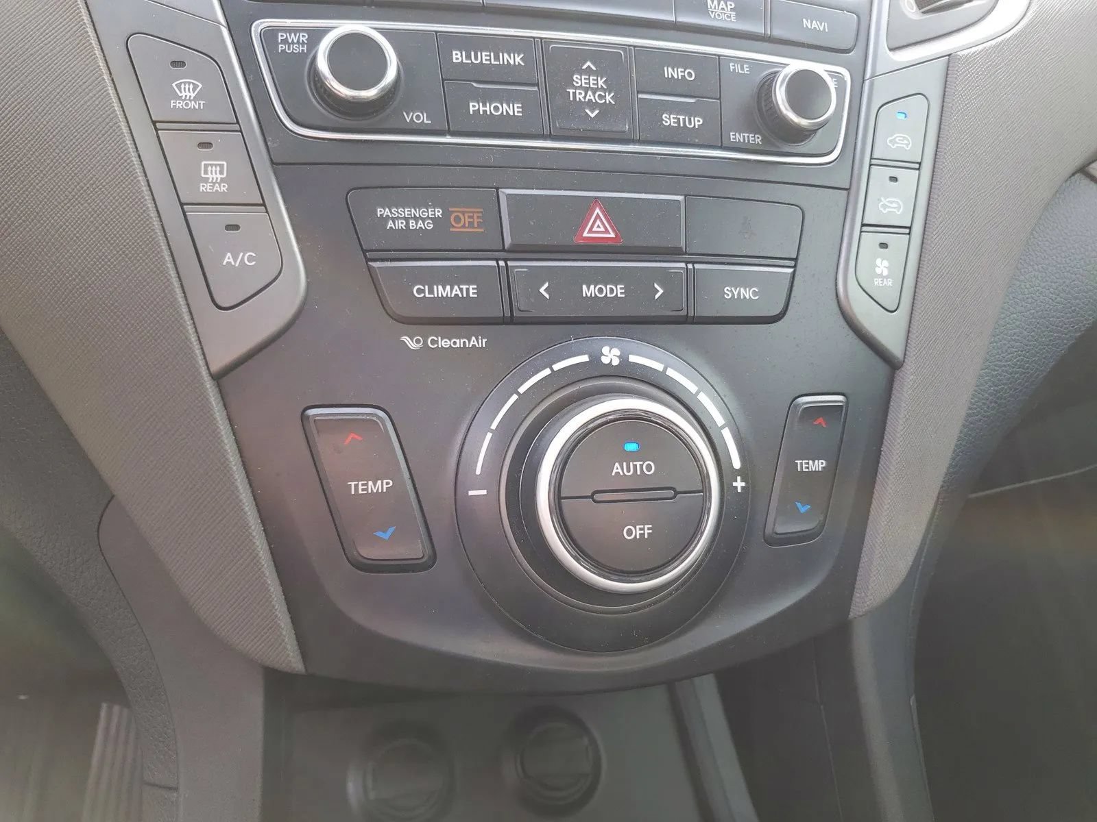 Used 2017 Hyundai Santa Fe FWD image 24