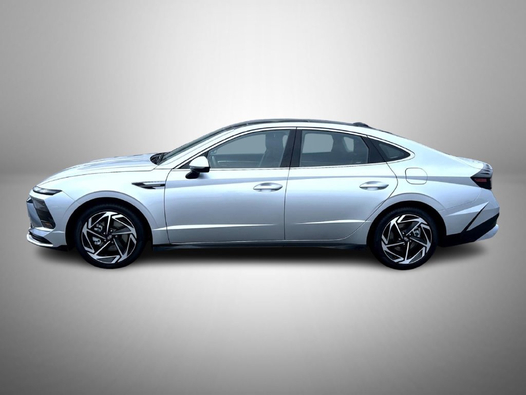 Used 2025 Hyundai Sonata SEL FWD image 9