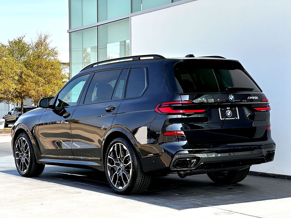 New 2026 BMW X7 M60i image 7
