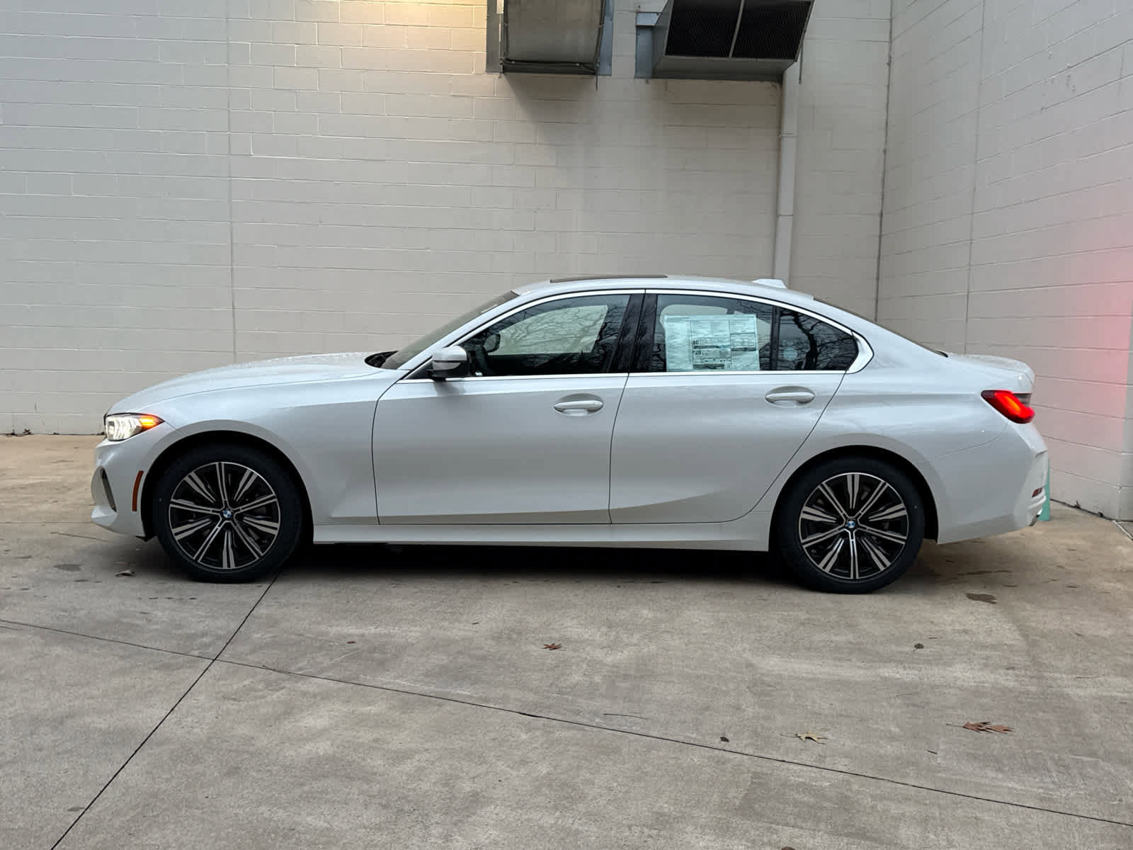 Used 2026 BMW 330i xDrive Sedan w/ Convenience Package image 5