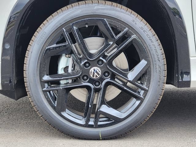 New 2026 Volkswagen Tiguan SE R-Line AWD/4WD image 9
