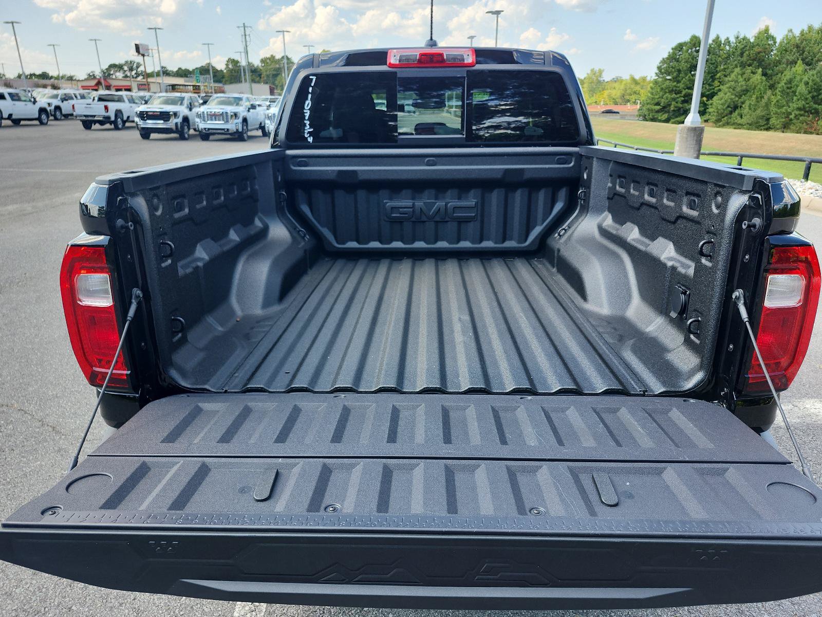 Used 2026 GMC Canyon Denali AWD/4WD image 11