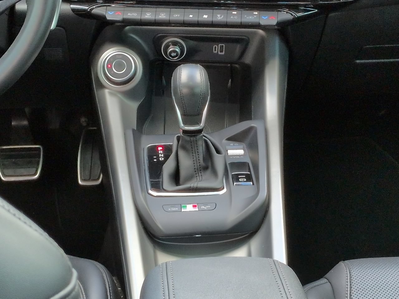 Used 2024 Alfa Romeo Tonale Ti AWD/4WD image 18
