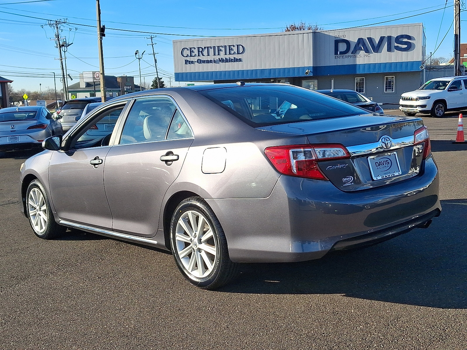 Used 2014 Toyota Camry XLE image 6