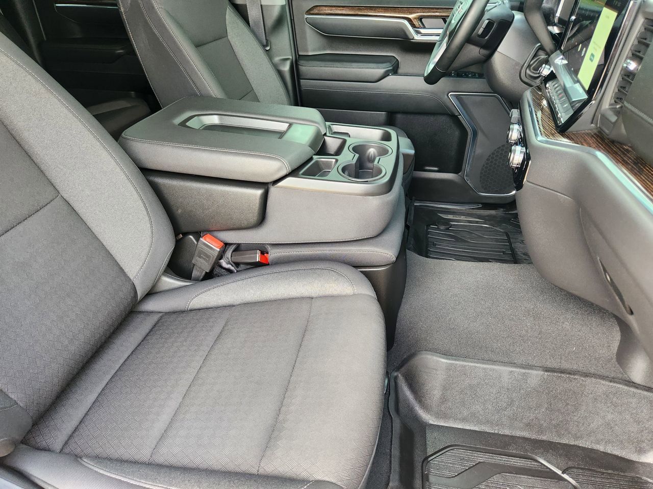 Used 2025 GMC Sierra 1500 Elevation image 13