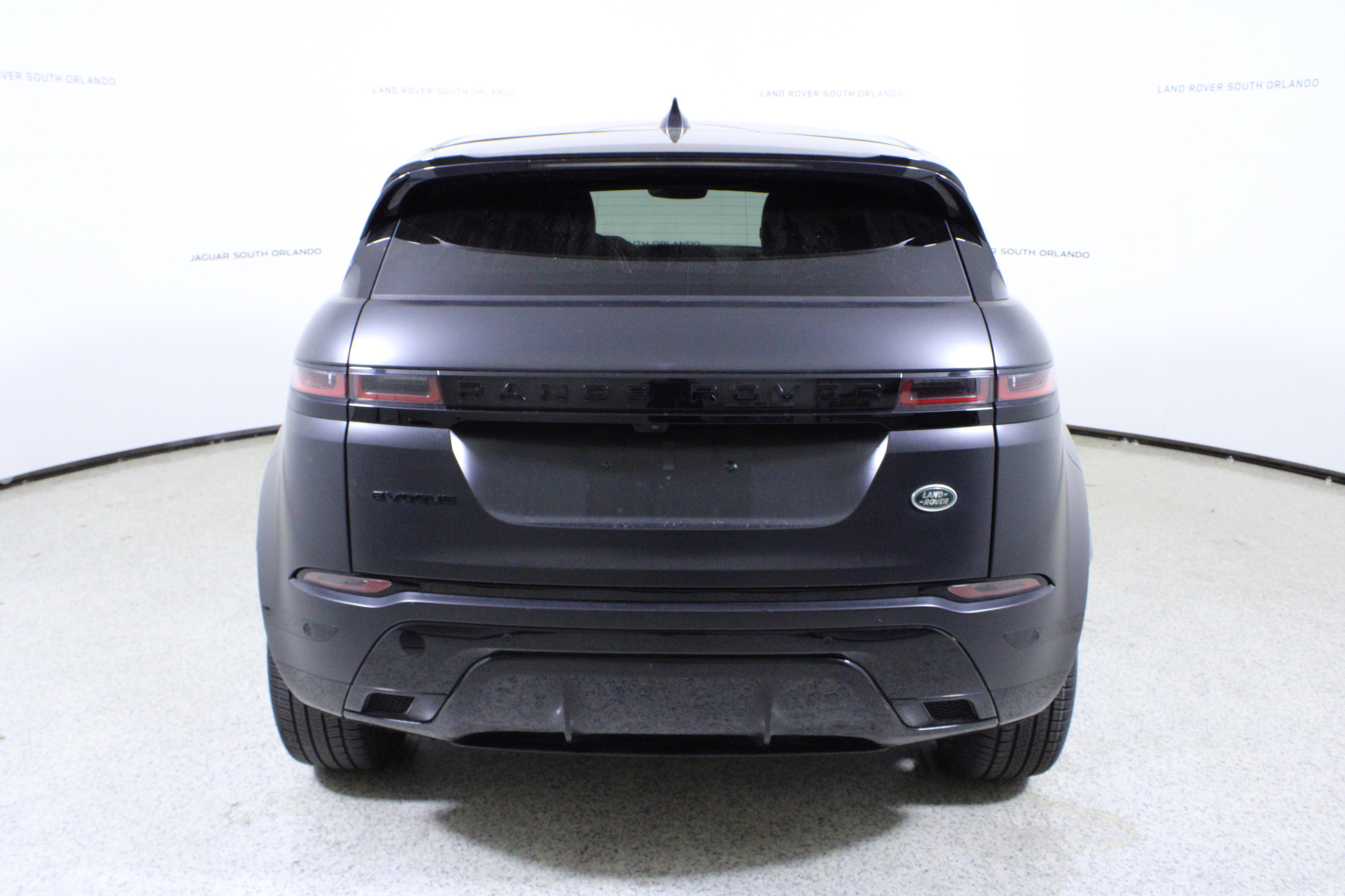 Used 2023 Land Rover Range Rover Evoque R-Dynamic SE image 6